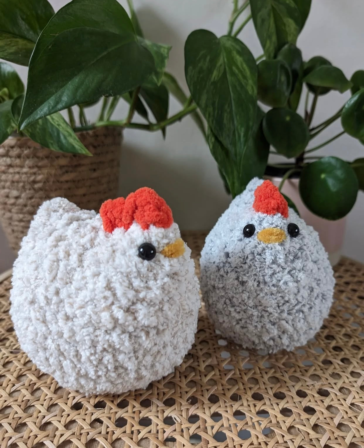 Chubby Cluckie Crochet Chicken Pattern - Easy No-Sew Amigurumi Farm Fowl