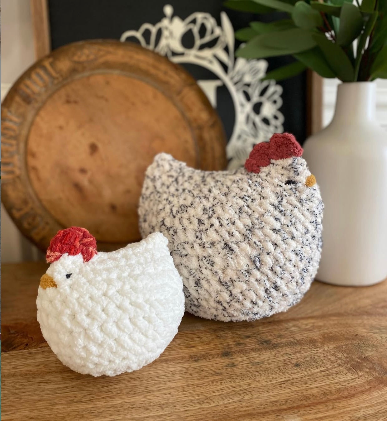 Chubby Cluckie Crochet Chicken Pattern - Easy No-Sew Amigurumi Farm Fowl